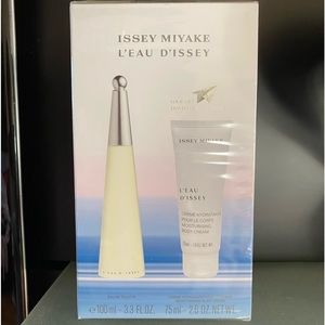 Issey Miyake
L'Eau d'Issey set
